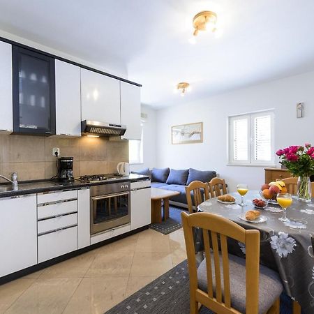 Apartment Tija Two Bedroom Apartment With Balcony And Partial Sea View Дубровник Экстерьер фото